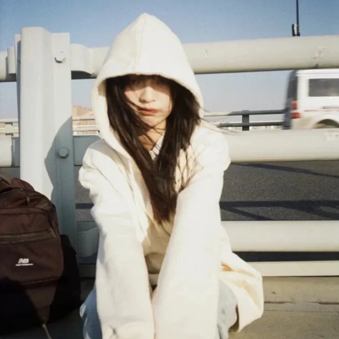 逃荒被丢下我带空间躲深山种田